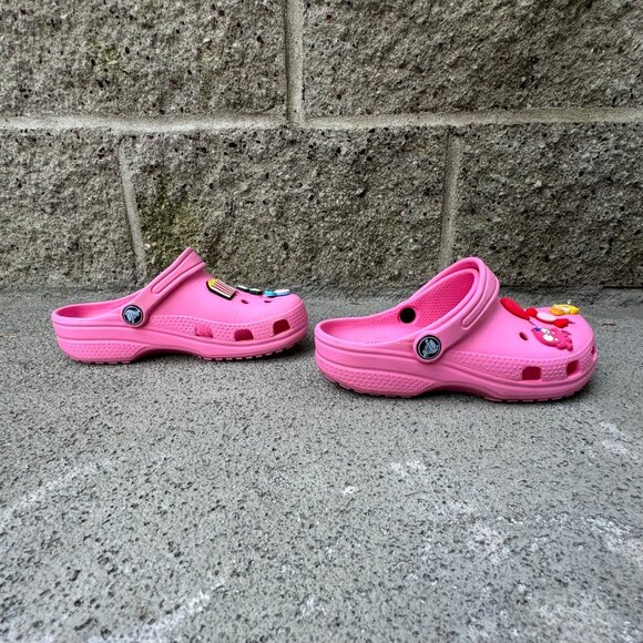 CROCS Classic Pink Clogs With Charms Girls 2 J2 Lightweight Slip On Water Shoes - Picture 4 of 11